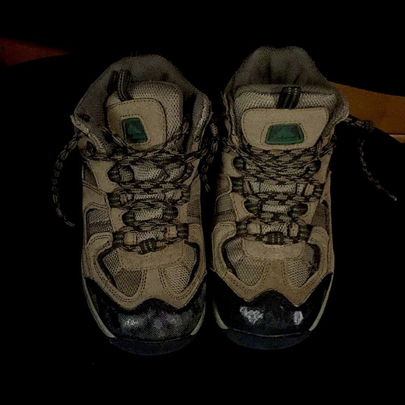 outland hiking boots